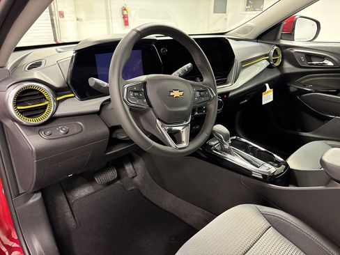 New 2026 Chevrolet Trax LT w/ Driver Confidence Package image 3