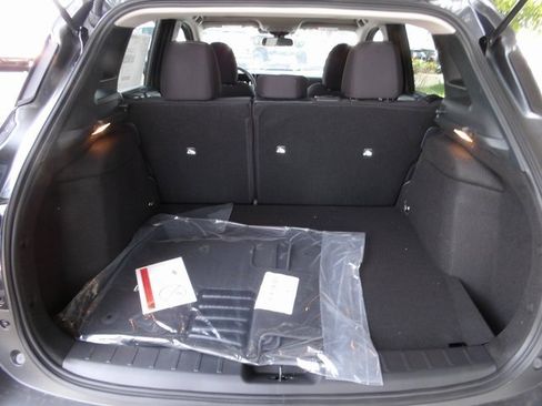 Used 2025 Nissan Kicks SV w/ SV Premium Package image 10