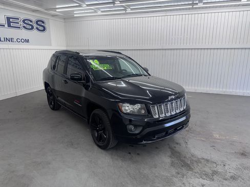 Used 2014 Jeep Compass Latitude image 3