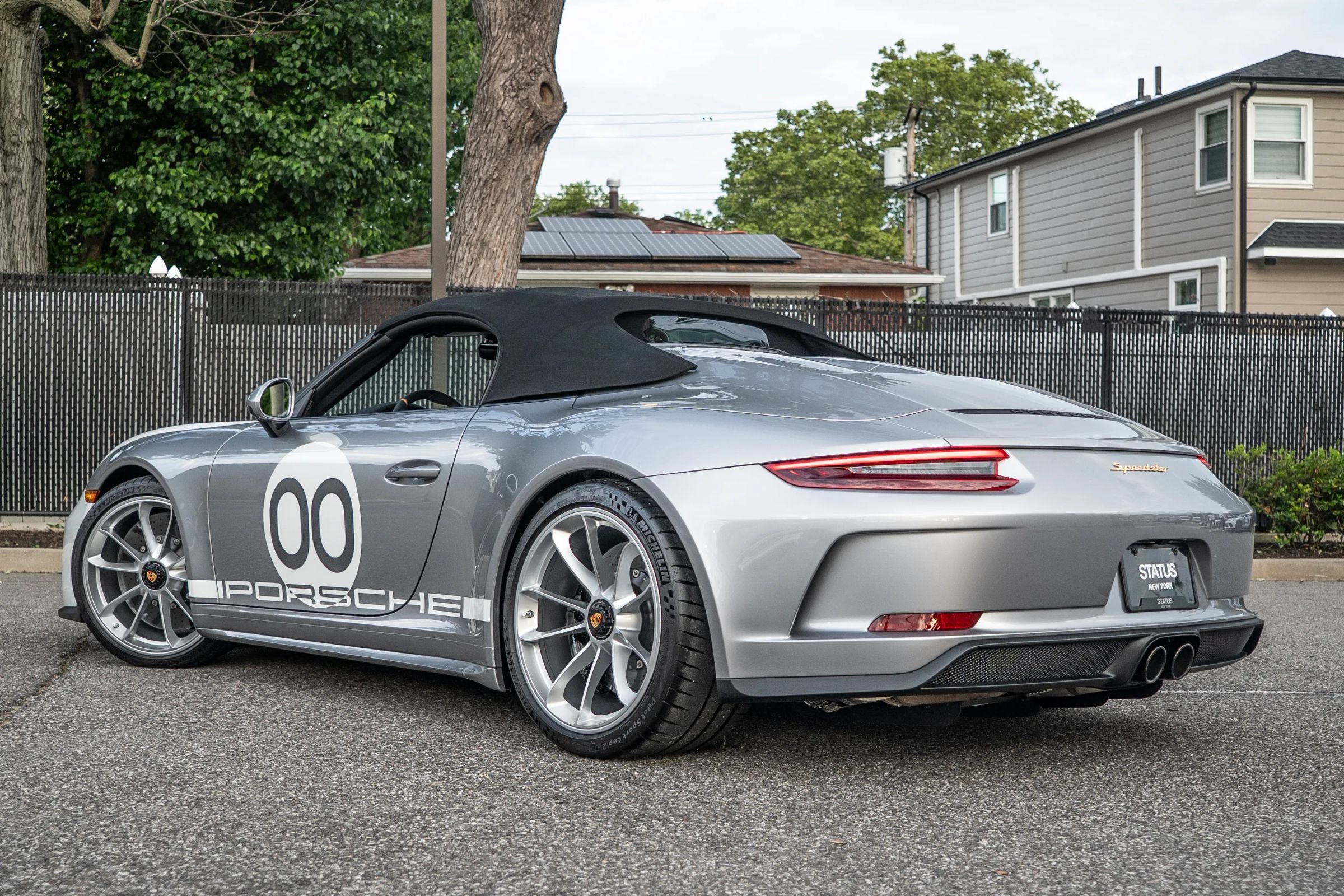 Used 2019 Porsche 911 Speedster RWD image 32