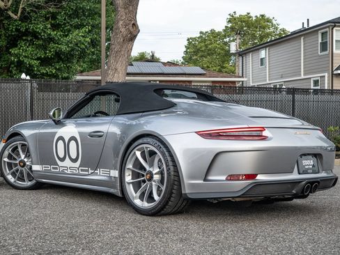 Used 2019 Porsche 911 Speedster RWD image 32
