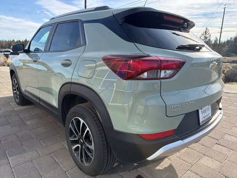 Used 2025 Chevrolet TrailBlazer LT image 4