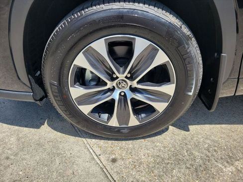 Certified 2026 Toyota Highlander XLE AWD/4WD image 23