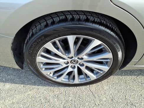 Used 2019 Lexus ES 350 w/ Premium Package image 7