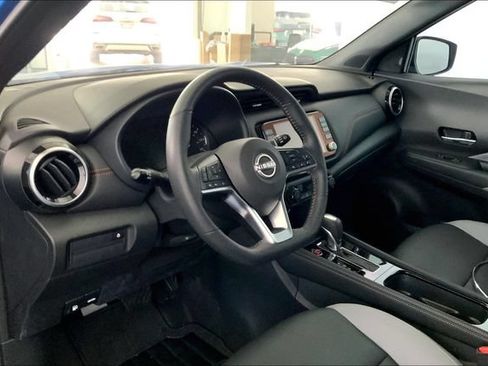 Used 2024 Nissan Kicks SR w/ SR Premium Package FWD image 7