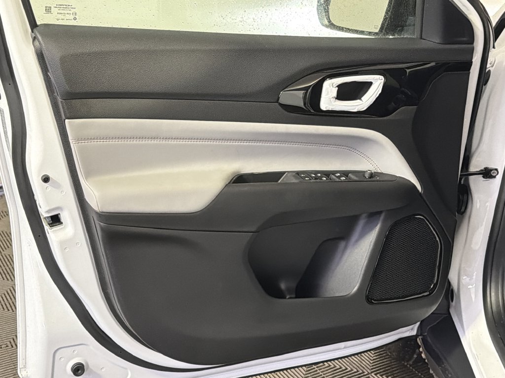 New 2025 Jeep Compass Limited AWD/4WD image 11