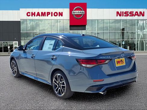 New 2025 Nissan Sentra SR image 4