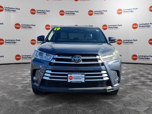 Used 2019 Toyota Highlander Plus image 2