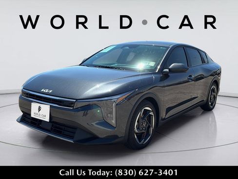 Used 2025 Kia K4 EX image 10