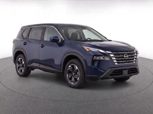 Used 2024 Nissan Rogue SV AWD/4WD image 2