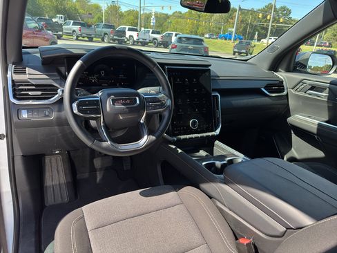 Used 2025 GMC Acadia Elevation image 22