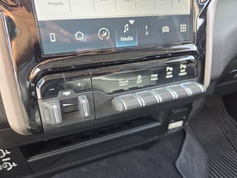 Used 2024 RAM 2500 Laramie w/ Safety Group AWD/4WD image 28