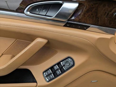 Used 2015 Porsche Panamera 4S image 10