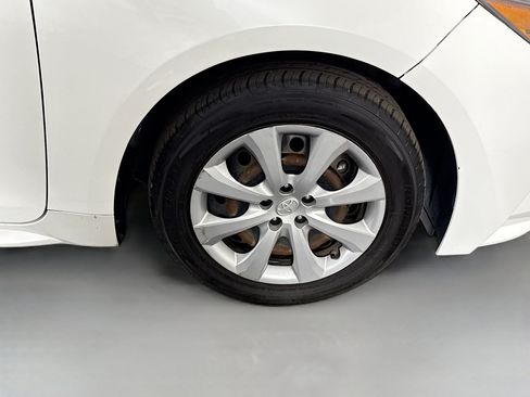 Used 2021 Toyota Corolla LE FWD image 31