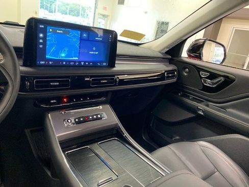 New 2025 Lincoln Aviator AWD w/ Equipment Group 101A image 22