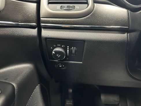 Used 2018 Jeep Grand Cherokee Limited AWD/4WD image 17
