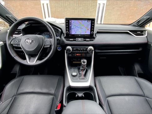 Used 2021 Toyota RAV4 XSE w/ Premium Package image 16