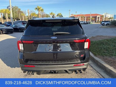 Used 2025 Ford Explorer ST image 4