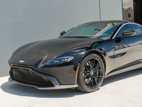 Used 2020 Aston Martin V8 Vantage Coupe RWD image 18