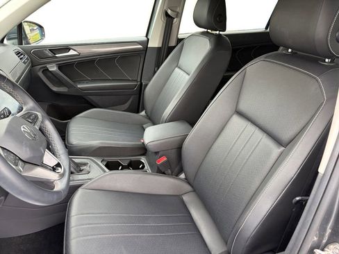 Certified 2023 Volkswagen Tiguan SE image 14