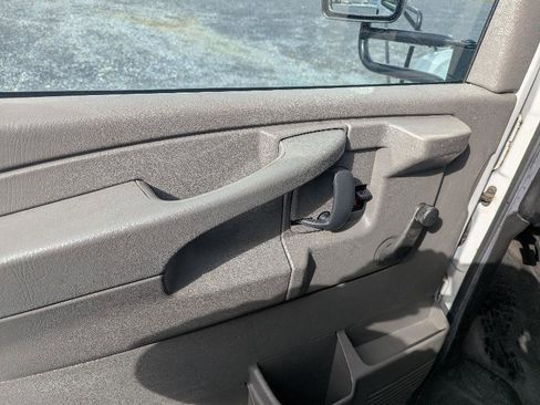 Used 2014 Chevrolet Express 4500 w/ School Bus Package image 10