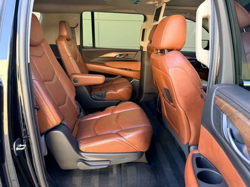 Used 2015 Cadillac Escalade ESV Luxury image 20