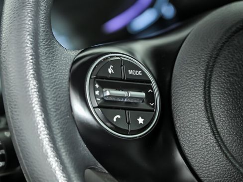 Used 2023 Kia Soul LX w/ Option Group 015 FWD image 19