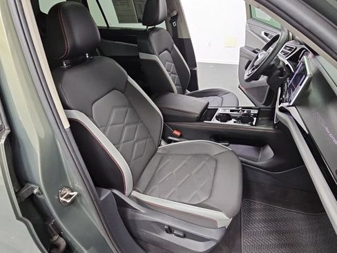Used 2024 Volkswagen Atlas Peak Edition SEL AWD/4WD image 40