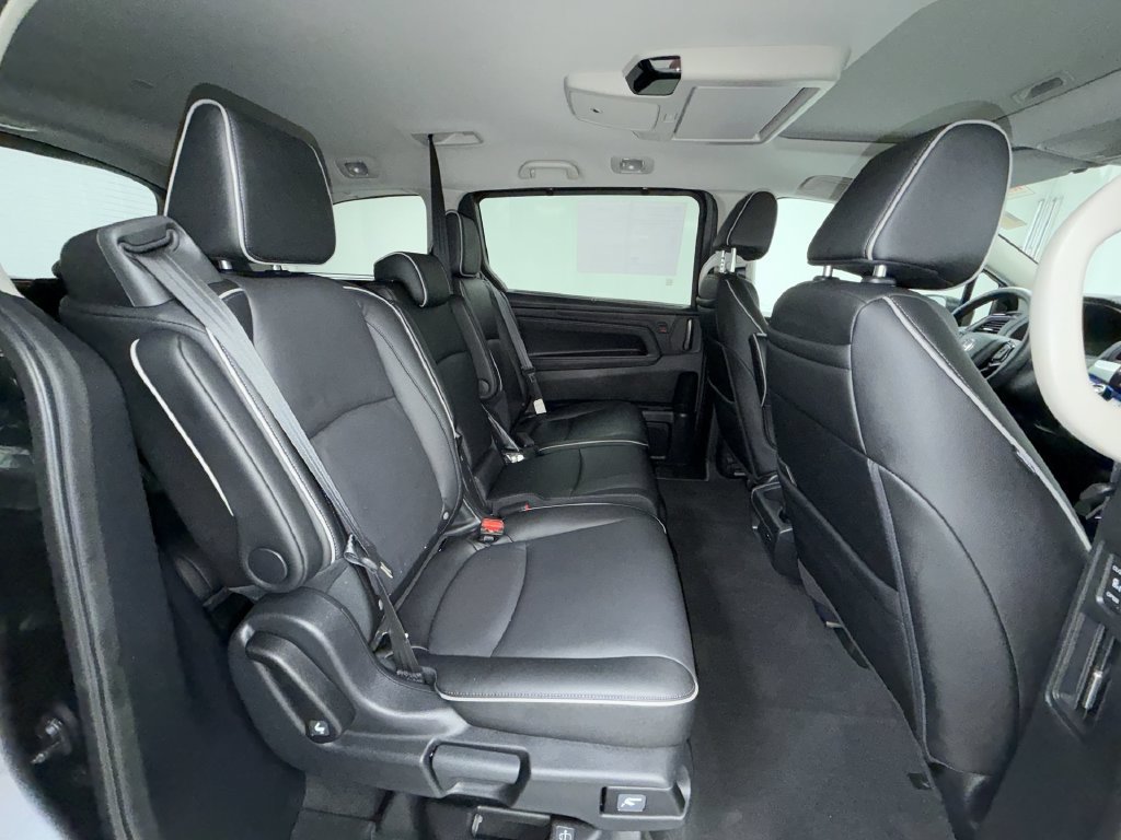 Used 2025 Honda Odyssey Touring image 18