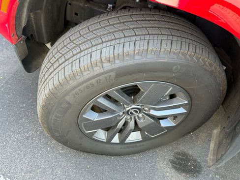 Certified 2025 Nissan Frontier SV image 15