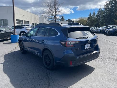 Used 2021 Subaru Outback Premium image 3