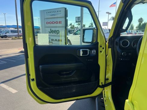 Used 2023 Jeep Wrangler Unlimited Rubicon 4xe AWD/4WD image 35