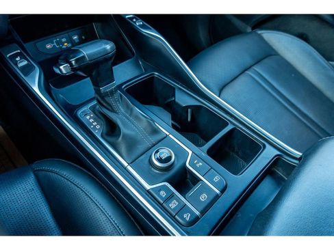 Used 2024 Kia Sorento S FWD image 28