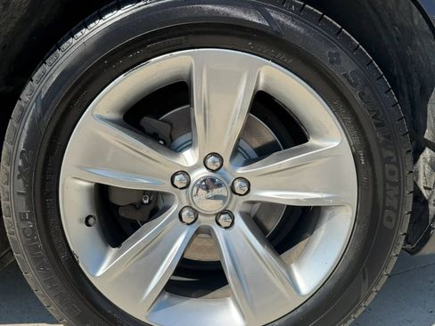 Used 2019 Dodge Challenger SXT RWD image 9