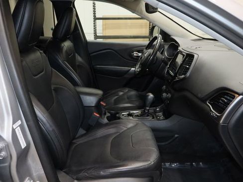 Used 2020 Jeep Cherokee Limited image 19