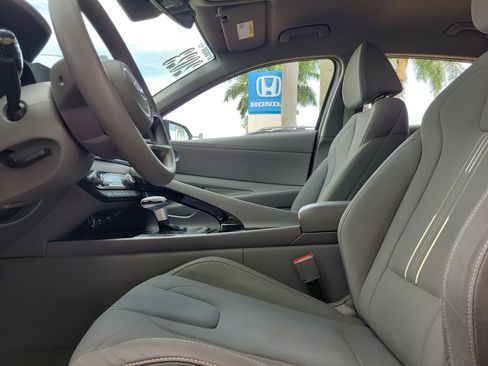 Used 2023 Hyundai Elantra Blue FWD image 22