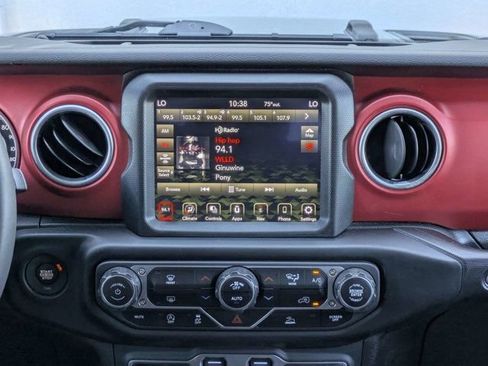 Used 2023 Jeep Wrangler Unlimited Rubicon AWD/4WD image 18