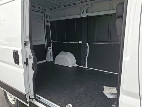 Used 2024 RAM ProMaster 2500 w/ Safety Group FWD image 5