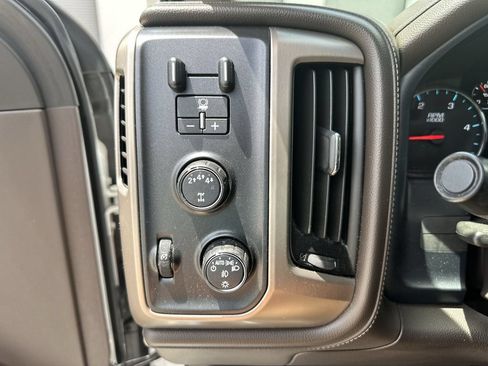 Certified 2019 GMC Sierra 2500 Denali w/ Duramax Plus Package AWD/4WD image 18