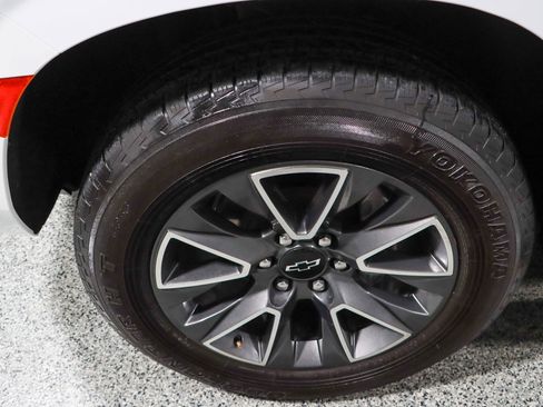 Used 2022 Chevrolet Tahoe Z71 w/ Luxury Package image 11