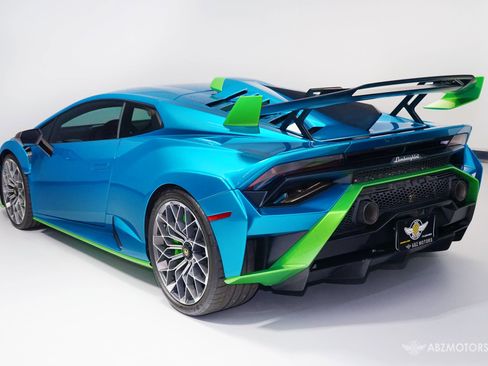 Used 2022 Lamborghini Huracan STO image 7