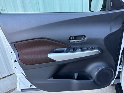 Used 2020 Nissan Kicks SR w/ Exterior Package image 12