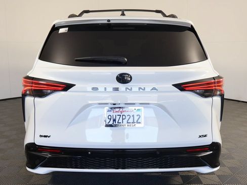 Used 2026 Toyota Sienna XSE FWD image 4