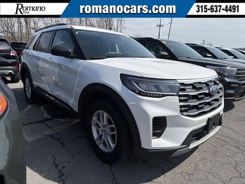 Used 2025 Ford Explorer Active image 1