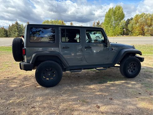 Used 2015 Jeep Wrangler Unlimited Sport w/ Quick Order Package 24S image 13