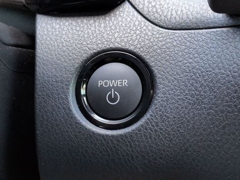 Used 2026 Toyota Camry SE FWD image 25
