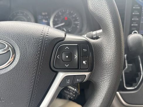 Used 2020 Toyota Sienna L FWD image 26