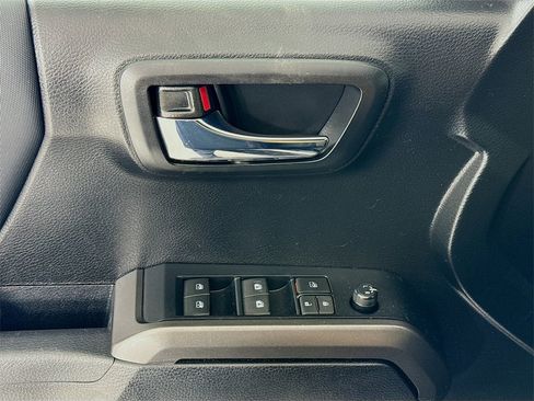 Used 2022 Toyota Tacoma image 11