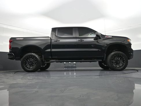 Used 2021 Chevrolet Silverado 1500 Custom Trail Boss w/ Midnight Edition image 28