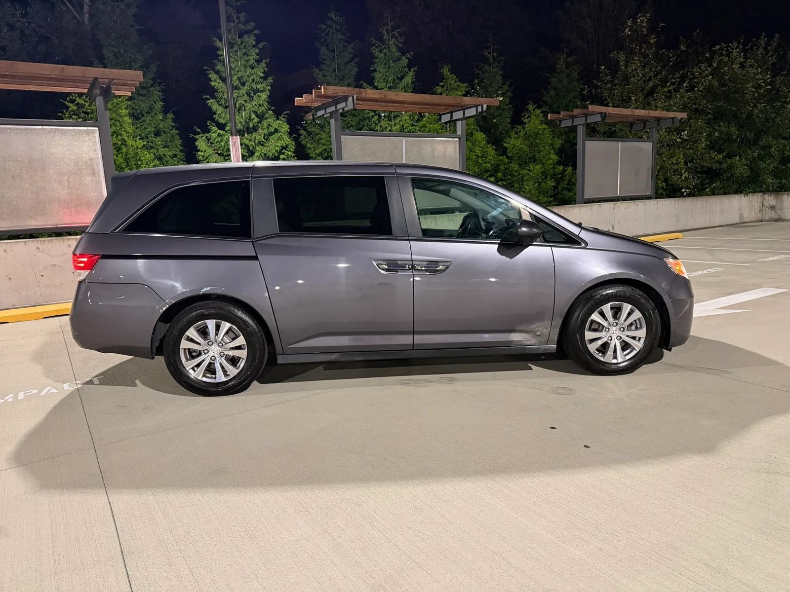 Used 2015 Honda Odyssey EX image 9